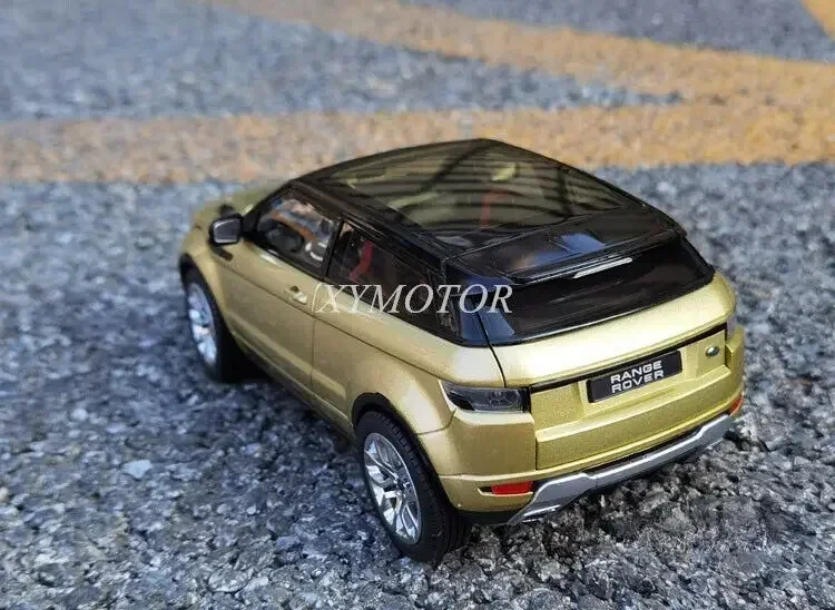 GTAutos 1/18 For Range Rover Evoque SUV Metal Diecast Model Car Gifts Toys Hobby White/Green Gifts Ornaments Collection