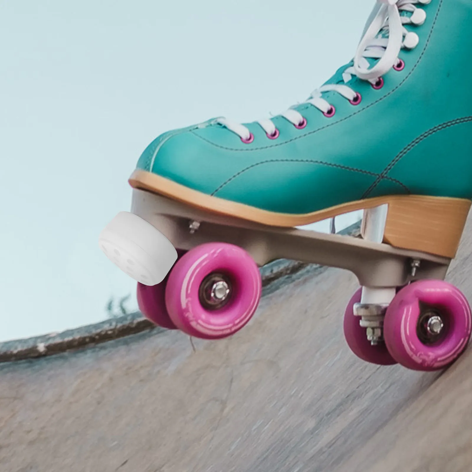 

2 шт. белых роликовых тормозов-«сот» для квад-скейтов: регулируемые, надежные, стабильные, безопасные, удобные, с прочным захватом