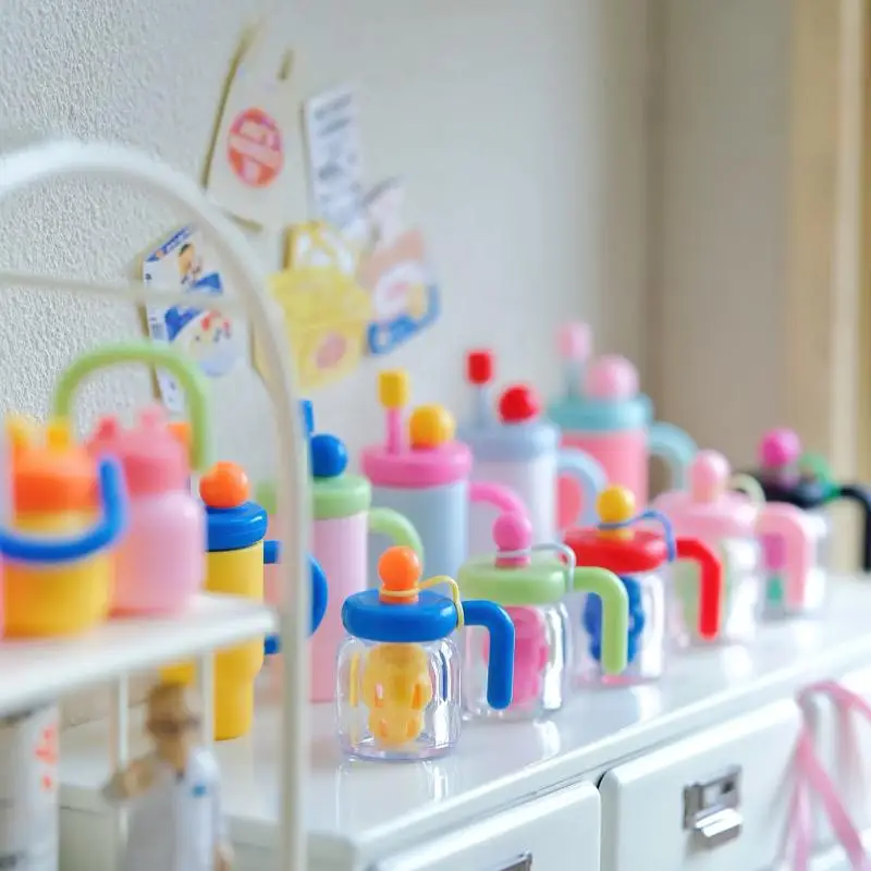 

1Pcs 1/6 Scale Mini Water Bottle Cup Model Miniature Dollhouse Simulation Kettle Cup Doll Accessories Toy