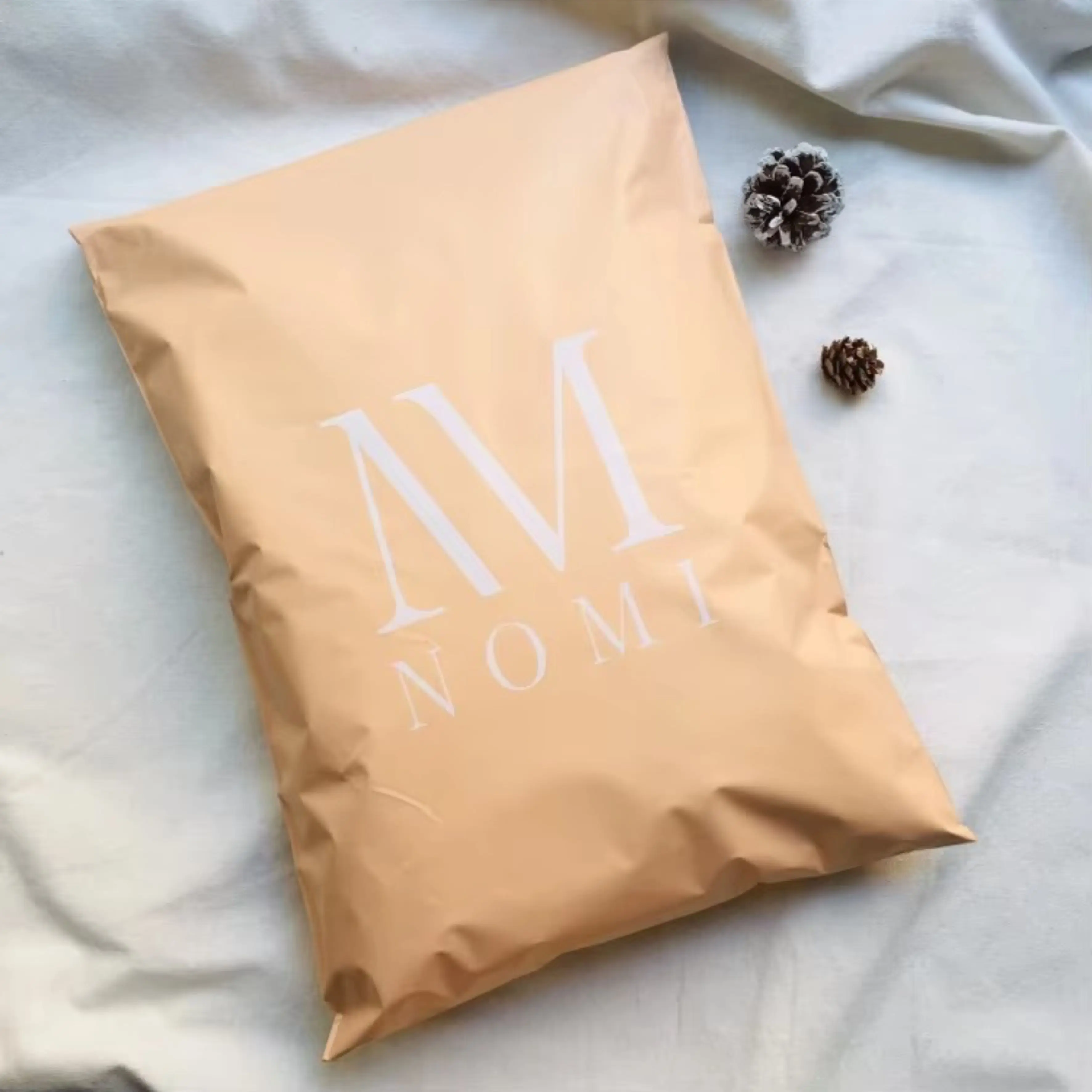 

bags/poly mailers for packaging / shopping / gift / wholesales/garment / shipping