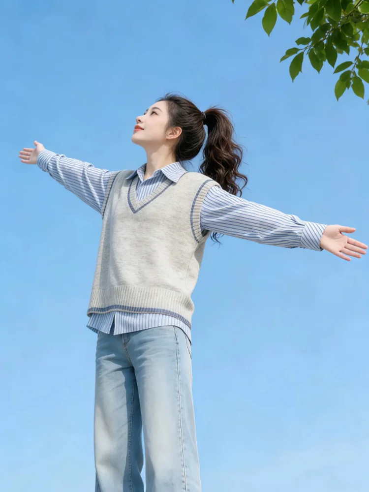 

Серый вязаный жилет с V-образным вырезом для женщин, весна-осень 2026, новая уникальная модная безрукавка, многослойный топ, теплый, мягкий, стандартный крой