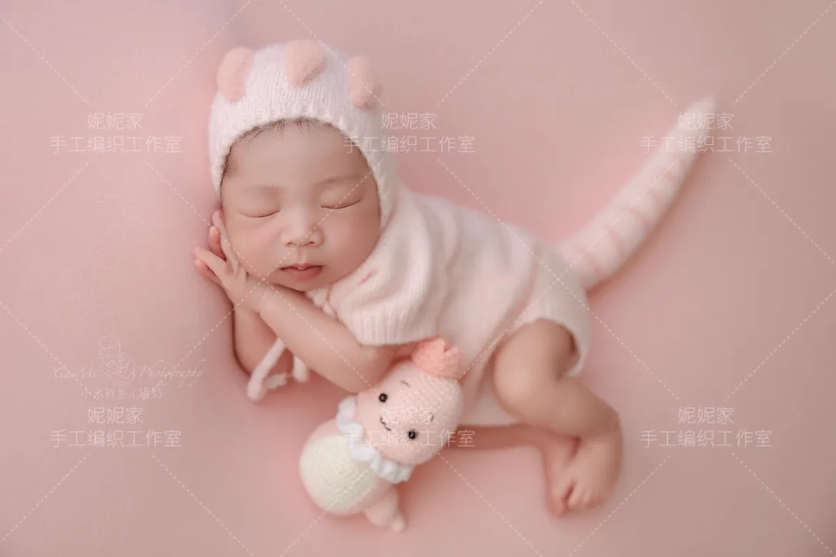 2025 Newborn Photography Props Handmade Knitted Snake Outfit Clothing with Tail Hat and Cute Doll Set for Studio Photoshoot Prop