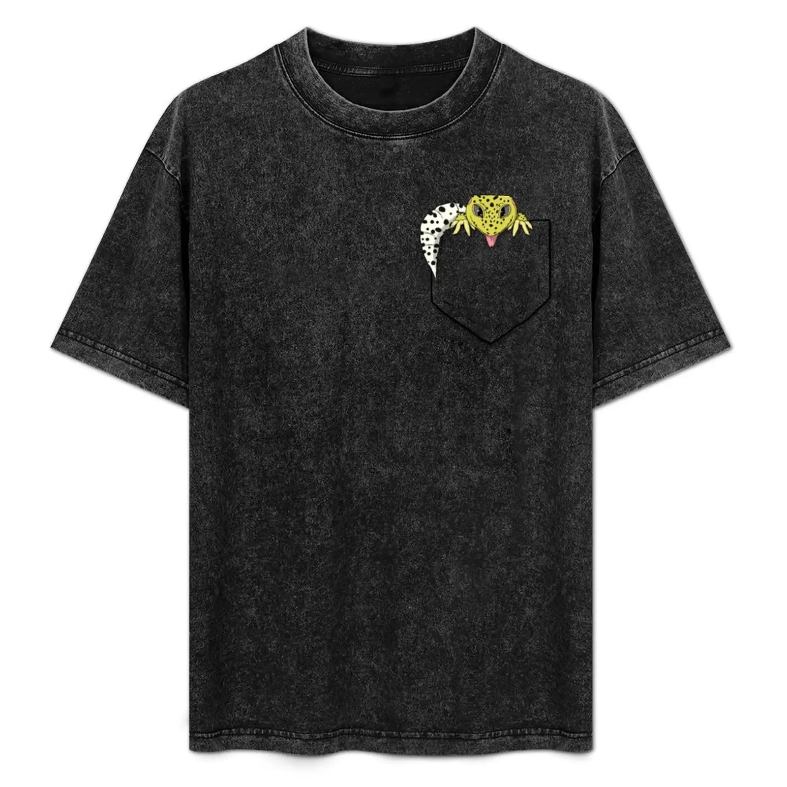 

Leopard Gecko in Pocket T-Shirt Plus Size Workout Short Sleeve Top