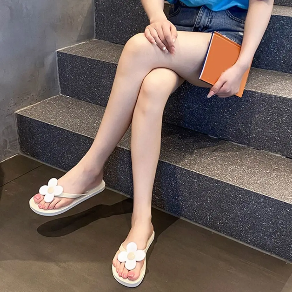 รองเท้าแตะลำลองลายดอกไม้ รองเท้าแตะแบบหนีบ PVC รองเท้าแตะพื้นหนา รองเท้ากันลื่น พื้นเรียบ รองเท้าแตะชายหาด