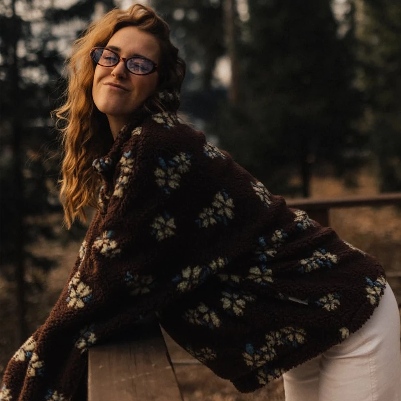 TARUXY Fleece Flowers Sweatshirt Women's Fashion Zipper Loose Long Sleeves Keep Warm Leisure Commuting Pullover Autumn 2025 New