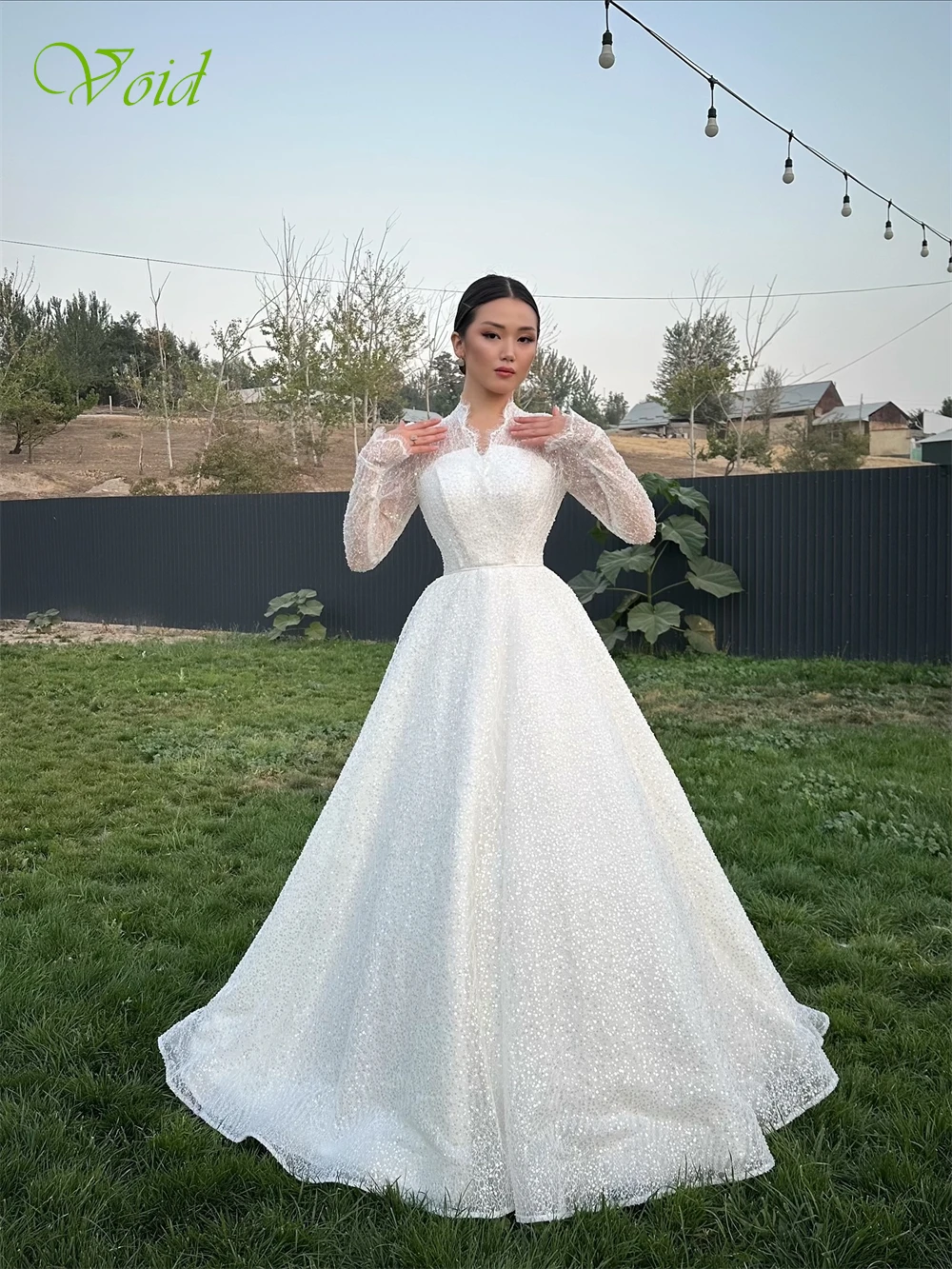 فستان زفاف أورجانزا أبيض رشيق مخصص أنيق برقبة دائرية وأكمام طويلة زي العرائس مثير على شكل حرف a ذيل محكمة رداء de mariée