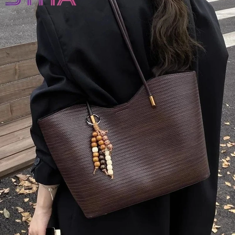 

2026 New Package Commuter Light Retro Bags Women's New Trendy Fashion Pack Versatile One Shoulder Messenger Bag