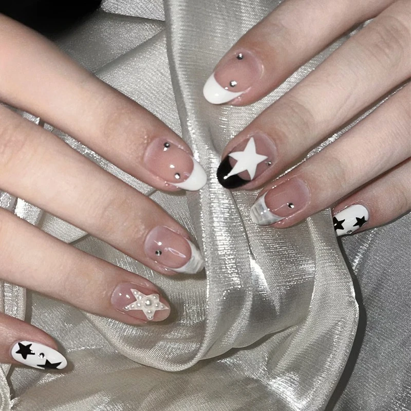 

24PCS Glossy Nude Pink False Nails Simple Black White Stars Short Oval Press on Nails Full Cover Sweet Cool Almond Fake Nail Set