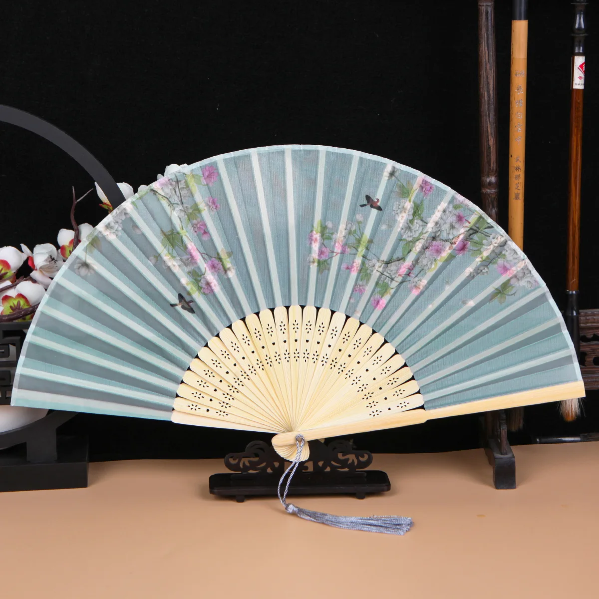 

Folding Fan Chinese Vintage Style Silk Handheld Fan Foldable Bamboo Framed Decorative Folding Fans for Women Wedding Party