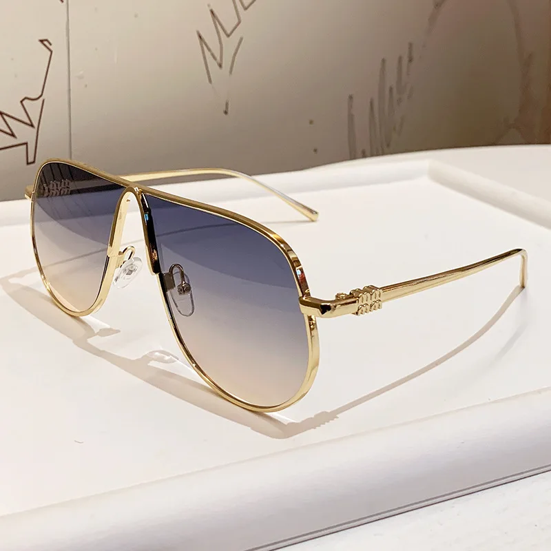 

2026 Новое металлическое персонализированное универсальное зеркало в большой оправе для женщин и мужчин, модные солнцезащитные очки высокого класса, уличные очки UV400