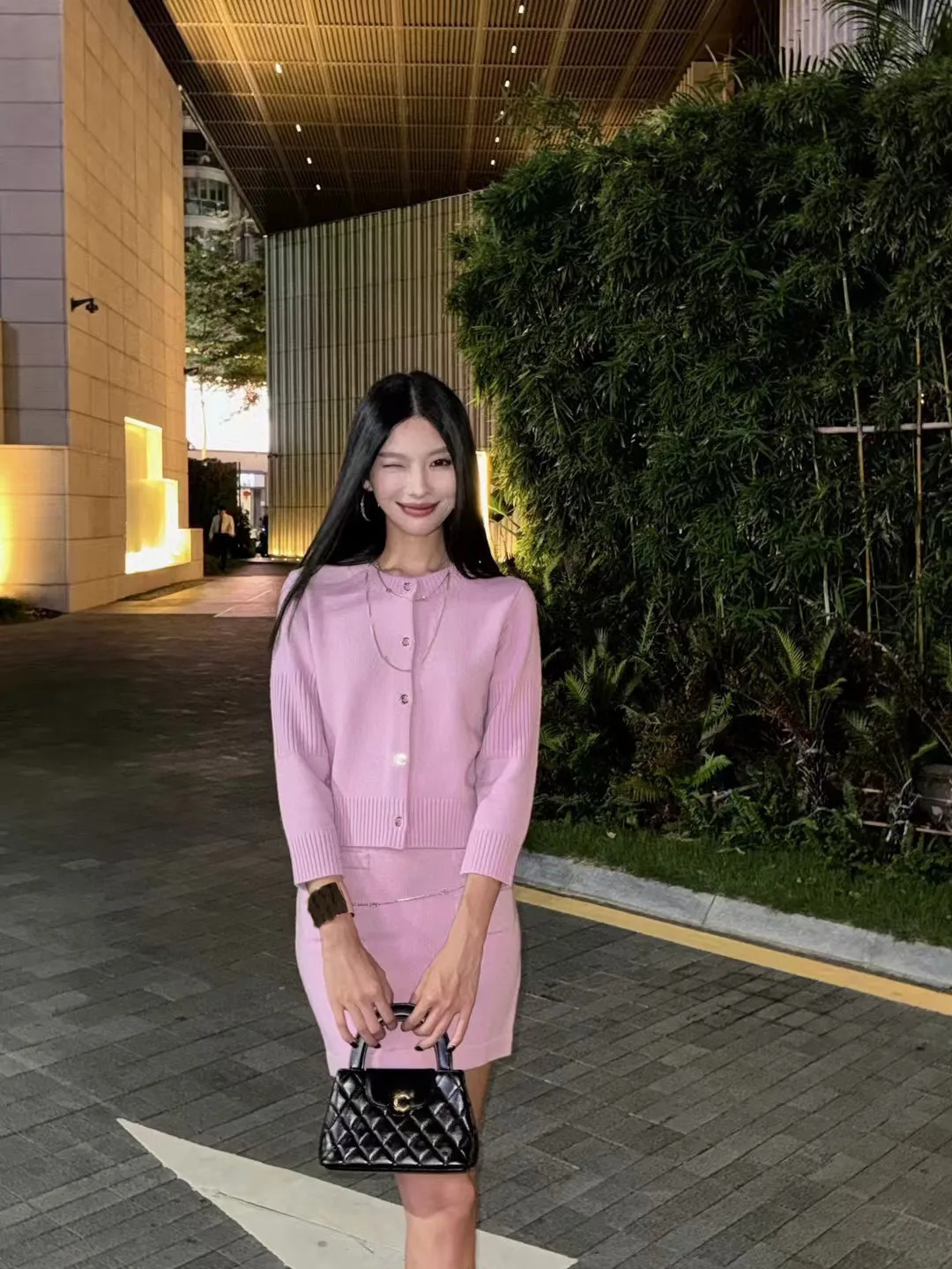 

2025 Autumn New Fashionable Comfortable Luxurious Elegant Satchel Buckle Cashmere Cardigan / Satchel Buckle Skirt