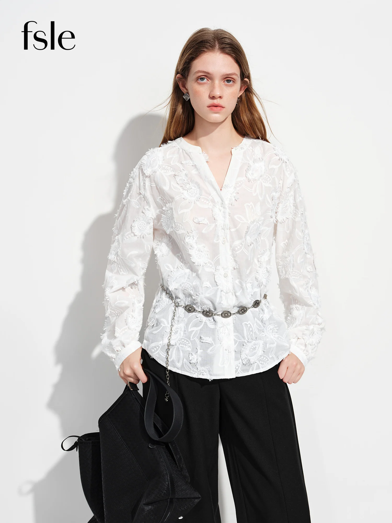 

FSLE 2026 Новая весенне-летняя женская блузка с 3D жаккардовым узором, круглым V-образным вырезом, длинным рукавом, офисная рубашка для сдержанного минималистичного стиля, топ для повседневной носки