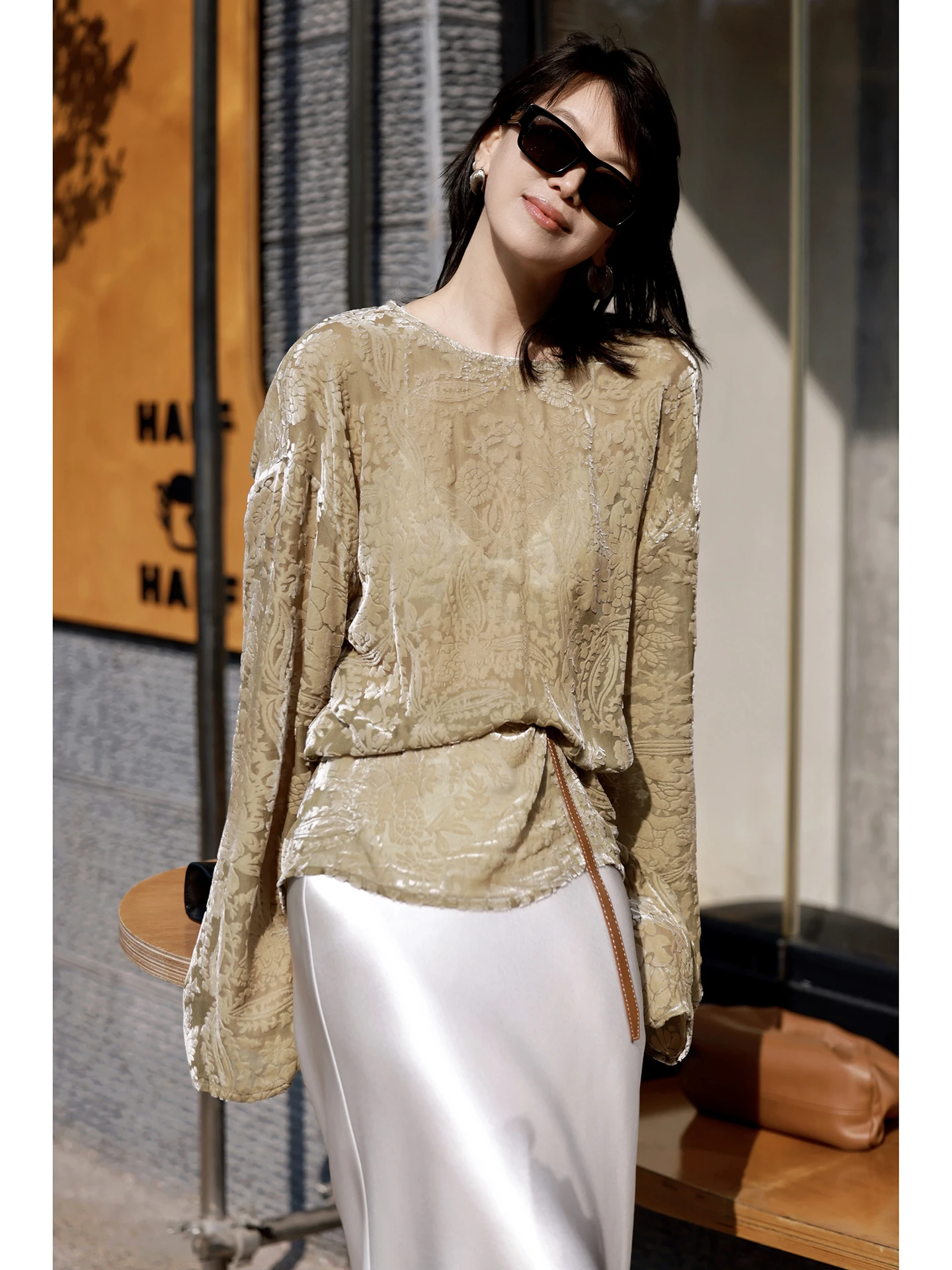 

FANNIU Весенне-летний бархатный топ с вышивкой, свободный, струящийся, с длинными рукавами, из шелкового бархата, оригинальный дизайн, прямой крой, в китайском стиле