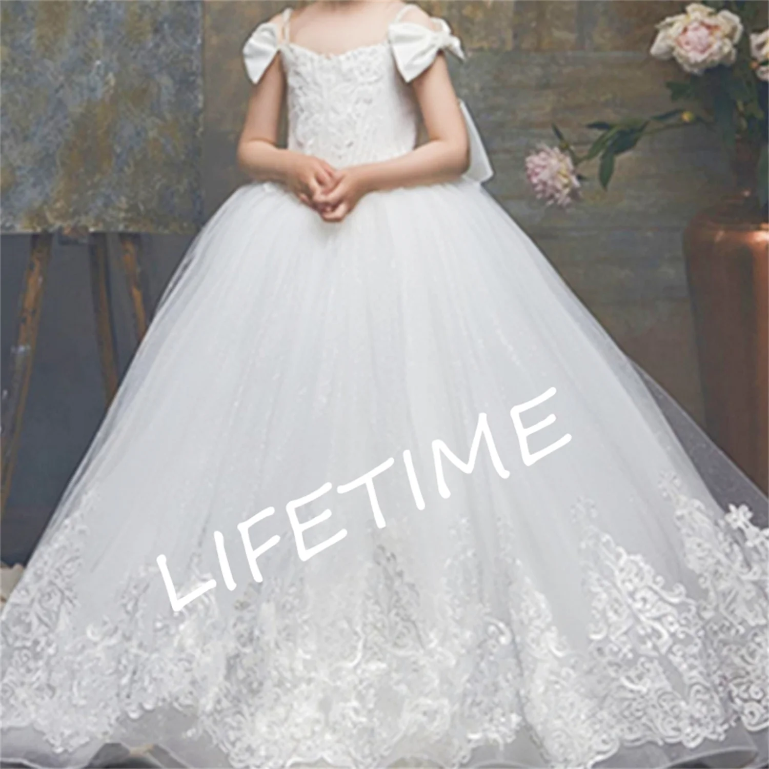 

Lovely Lace Flower Girls Princess Dresses Kids Bowknot Belt First Communion Sleeveless Dress Cute Bow Puffy Gown