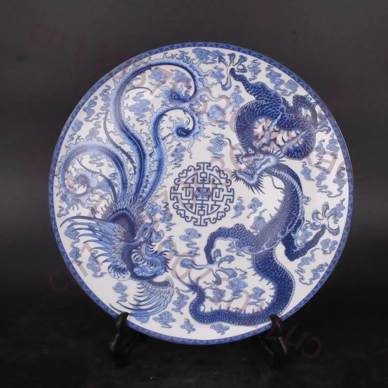 

10,2-дюймовая китайская тарелка из сине-белого фарфора с дизайном дракона и феникса эпохи Цин Цяньлун