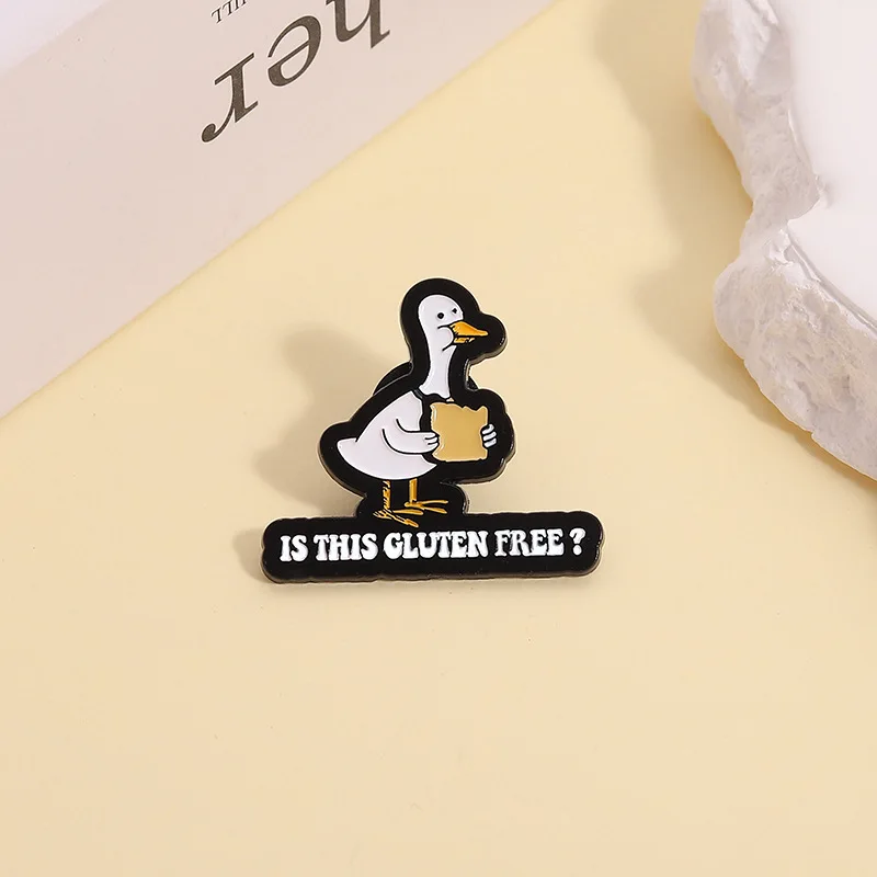 الخبز الكبير الأبيض أوزة الكرتون بروش الإبداعية شخصية جديدة لطيف شارة بطة الحيوان الملحقات الملابس على ظهره طوق إبرة