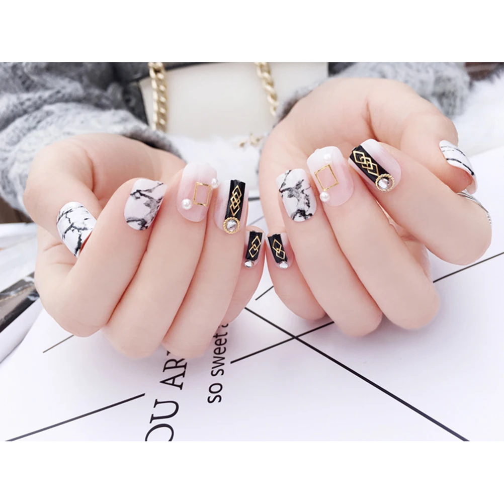 24枚入り マーブルプリント 付け爪 ミディアム丈 フルカバー ネイルチップ 女性用 無毒 DIY マニキュアセット ファッションネイルアート