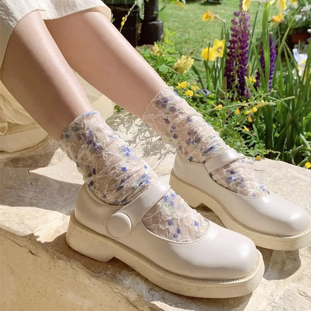 Chaussettes en nylon à tube moyen pour femmes, absorbant la transpiration, chaussettes en dentelle, bonneterie de style coréen, chaussettes de pied anti-friction, jacquard mignon, fleurs