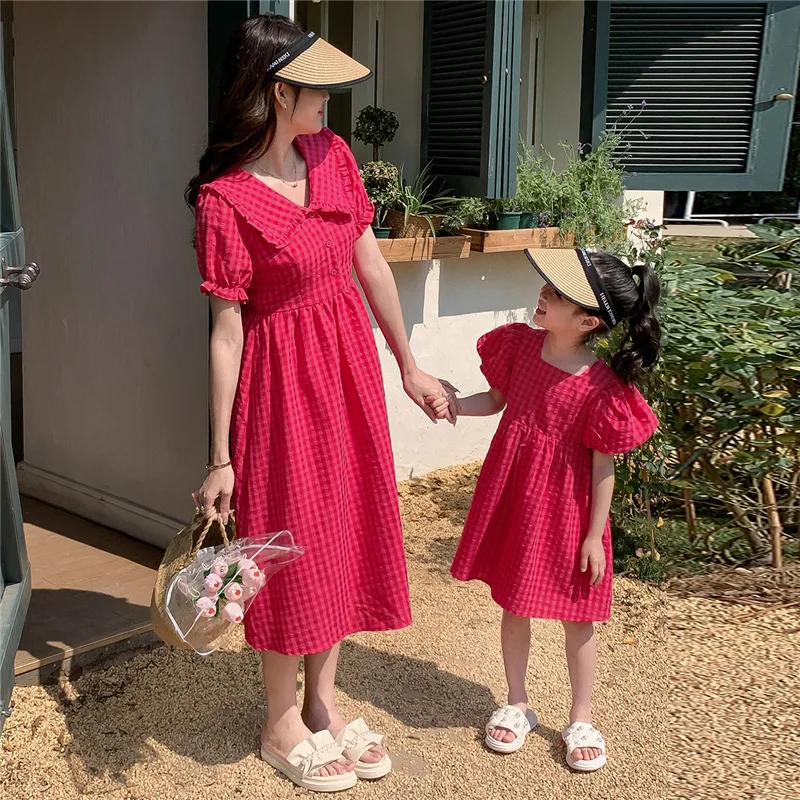 Mother and Daughter Holiday Dress Father and Son Matching Shirts Sets 2024 Summer Vacation Look Dad Mom Children Beach Clothing