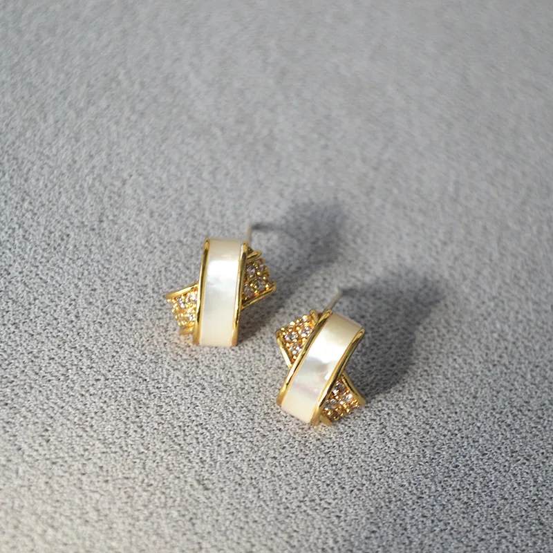 

Crossed pearl simple Luxury sparkling stud earrings exquisite classic women daily wear pin earrings accessory