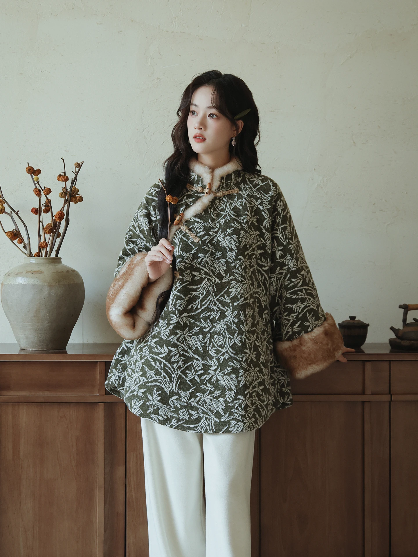 

Новогодний китайский комплект верхней одежды Yunhe Ji Ink Pine adow, ограниченная серия, женский, свободный крой, с длинными рукавами, на меховой подкладке