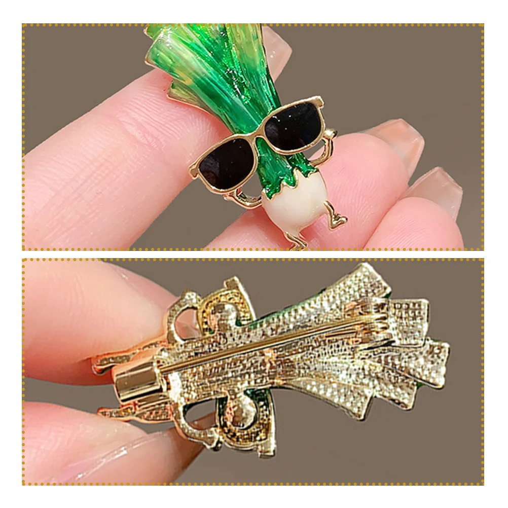 

Metal Scallions Brooch Pin Creative Clothes Lapel Pin for Sweaters Hats Shawls Suit Decorative Vegetable Fashion Jewelry