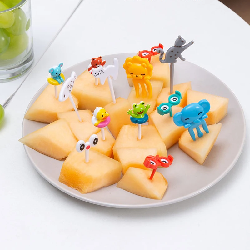 ●Fruit Fork Cartoon Mini Animal Household Food Selection Children Snacks Cake Dessert Food Fruit Fork Party Decoration