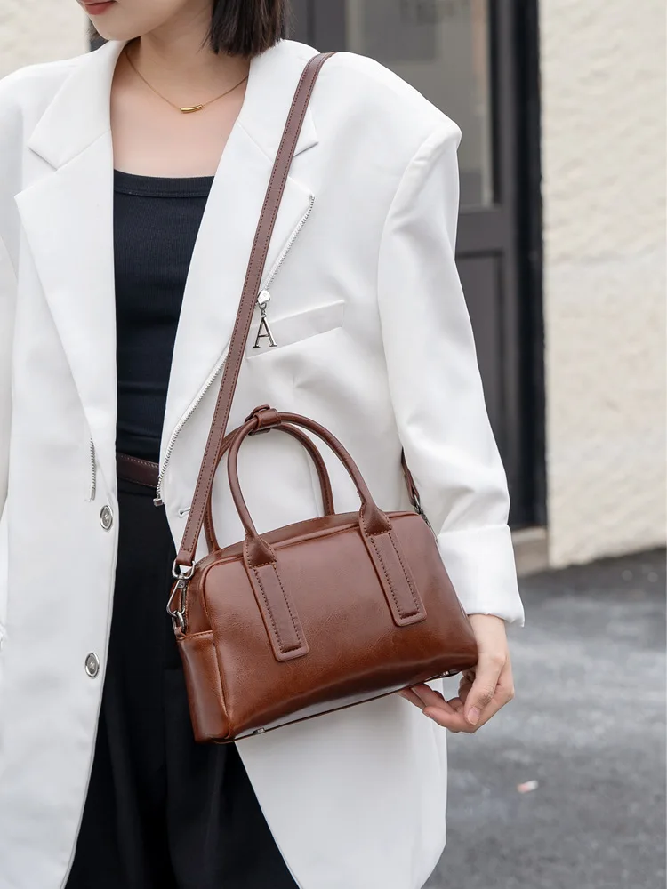 Oil Wax Cowhide Women's Handbag 2026 New Versatile Leather Women's Bag Shoulder Bag Fashion Senior Sense Commuting Crossbody Bag