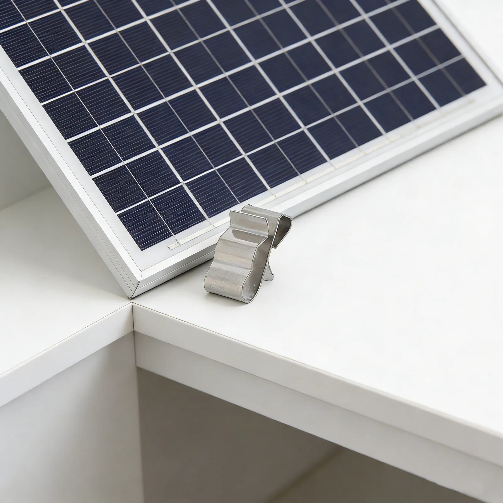 100Pcs Solar Panel Wire Clips Stainless Steel Photovoltaic Cable Clamps Quick Installation Metal Clamps for Outdoor Rooftop
