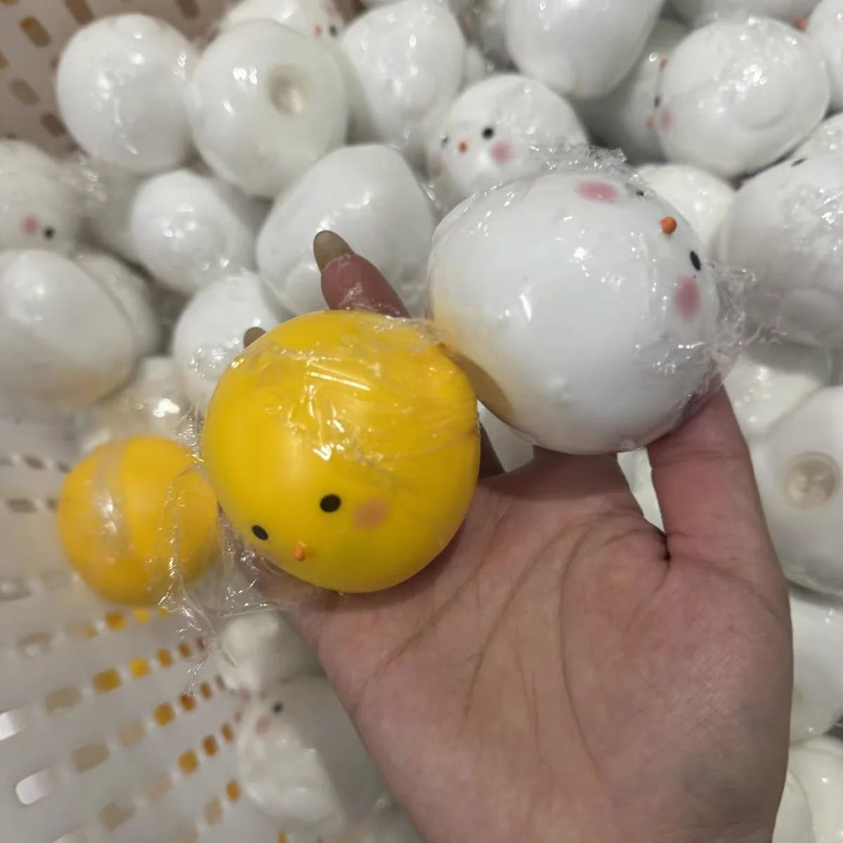 Crunchy Ball Cute Little Yellow White Chicken Soft Pinch To Relieve Daily Stress Tension Decompression Slow Rebound Fidgety Toy image 5