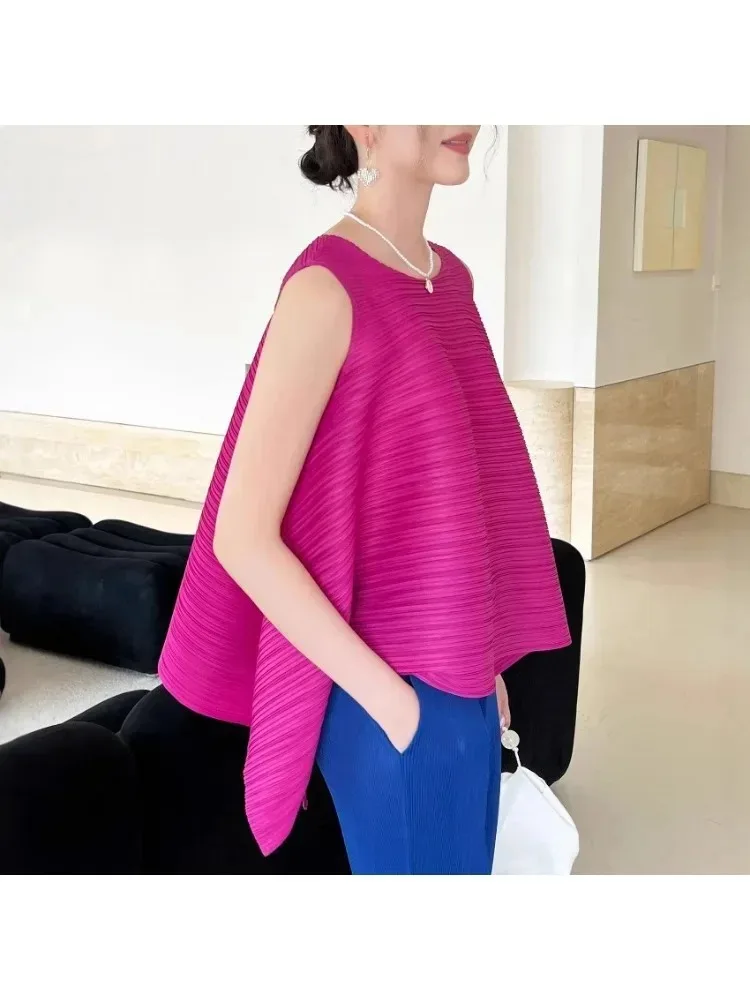 

Плиссированный женский жилет Miyake, высококачественная корейская мода, неровный подол, свободная футболка, новая летняя рубашка 2025 года для женщин