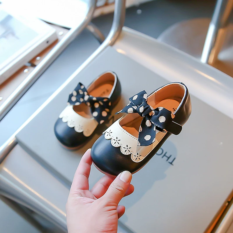 

New Kids Casual Shoes Lace Polka Dot Printing Bow Hook & Loop Children Fashion Elegant Girls Leather Shoes Soft Flats 2023 PU