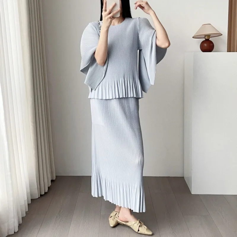

Miyake Pleated Cape Top 2026 Summer New Bell Sleeve Round Neck T-Shirt Simple Straight Skirt 2-Piece Set Women's Commuter Outfit