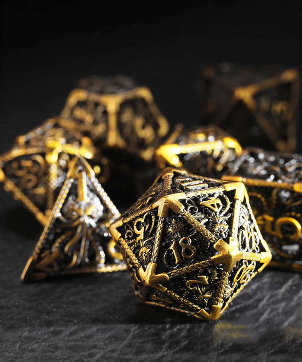 7Pcs/Set Vintage Gold Cthulhu Metal Hollow Style Dice D4 D6 D8 D10 D% D12 D20 D&D Table Games DND RPG Dice Set