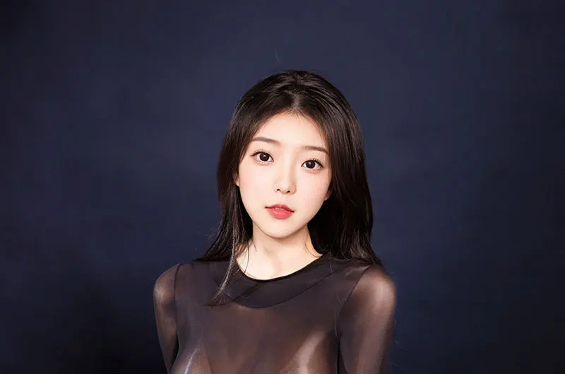 ملابس سباحة جديدة لعام 2025 ذات جسم 912 بدون خياطة مكونة من كلمة واحدة وربطة عنق حريرية ناعمة ولامعة