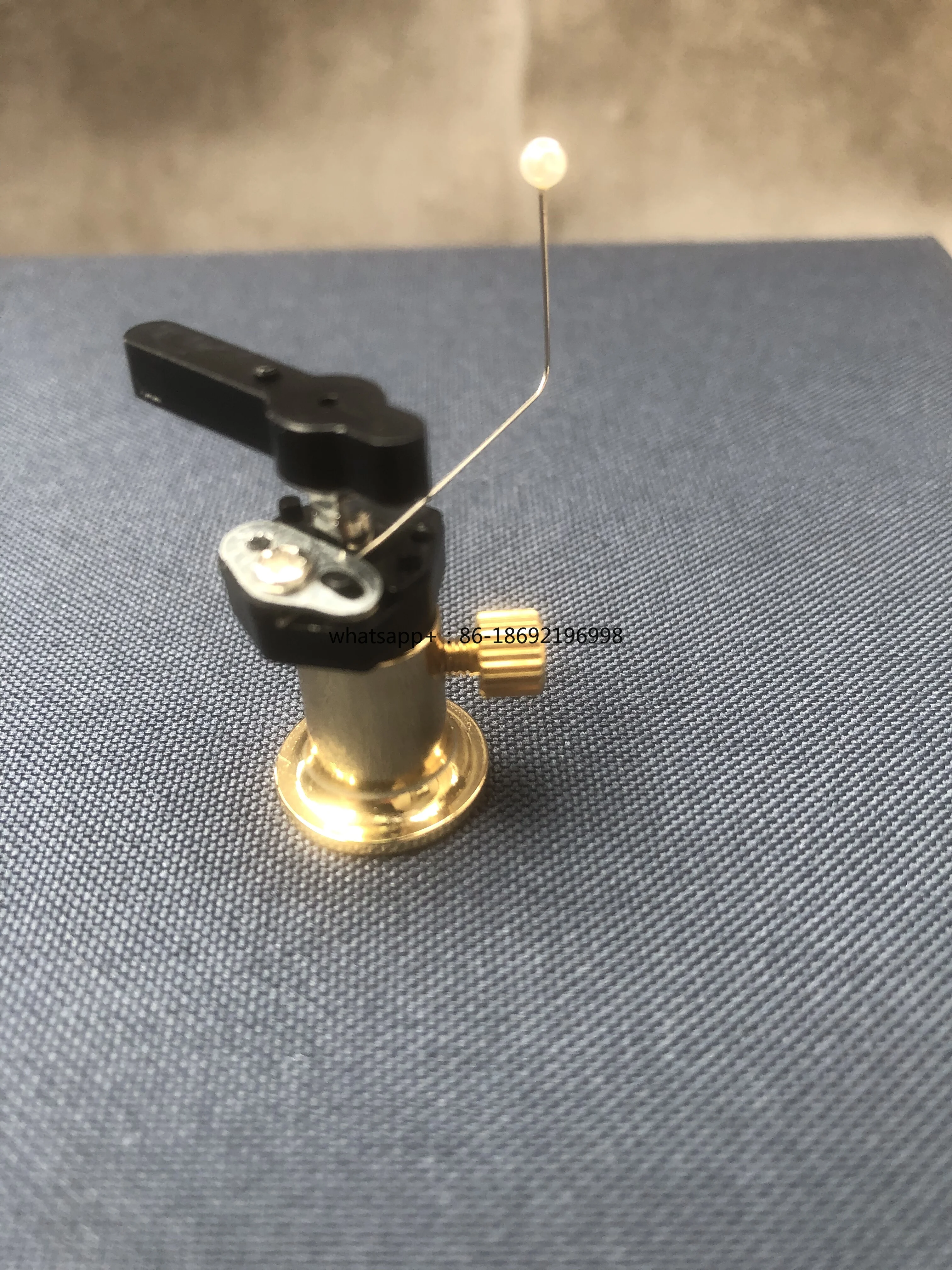 LP Automatic Arm Lifter for Record Player. Gold Automatic Arm Lifter Protects The Stylus Disc with High Sensitivity