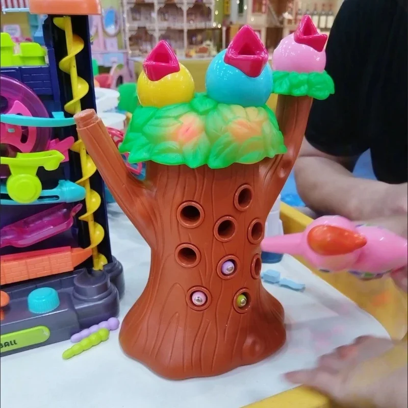 Gioco picchio con illuminazione parlante: abbinamento colorato di forme di insetti, giocattolo per addestramento alla coordinazione occhio-mano per bambini