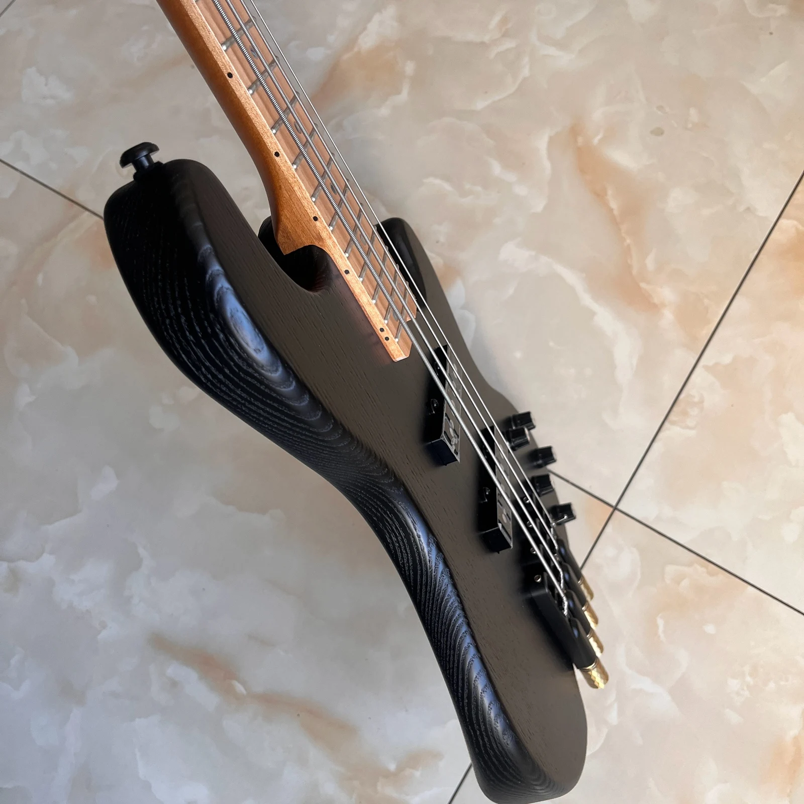 4 String Headless Bass Guitar ASH Body Roasted Maple Neck Active Pickup Black Professional Guitar