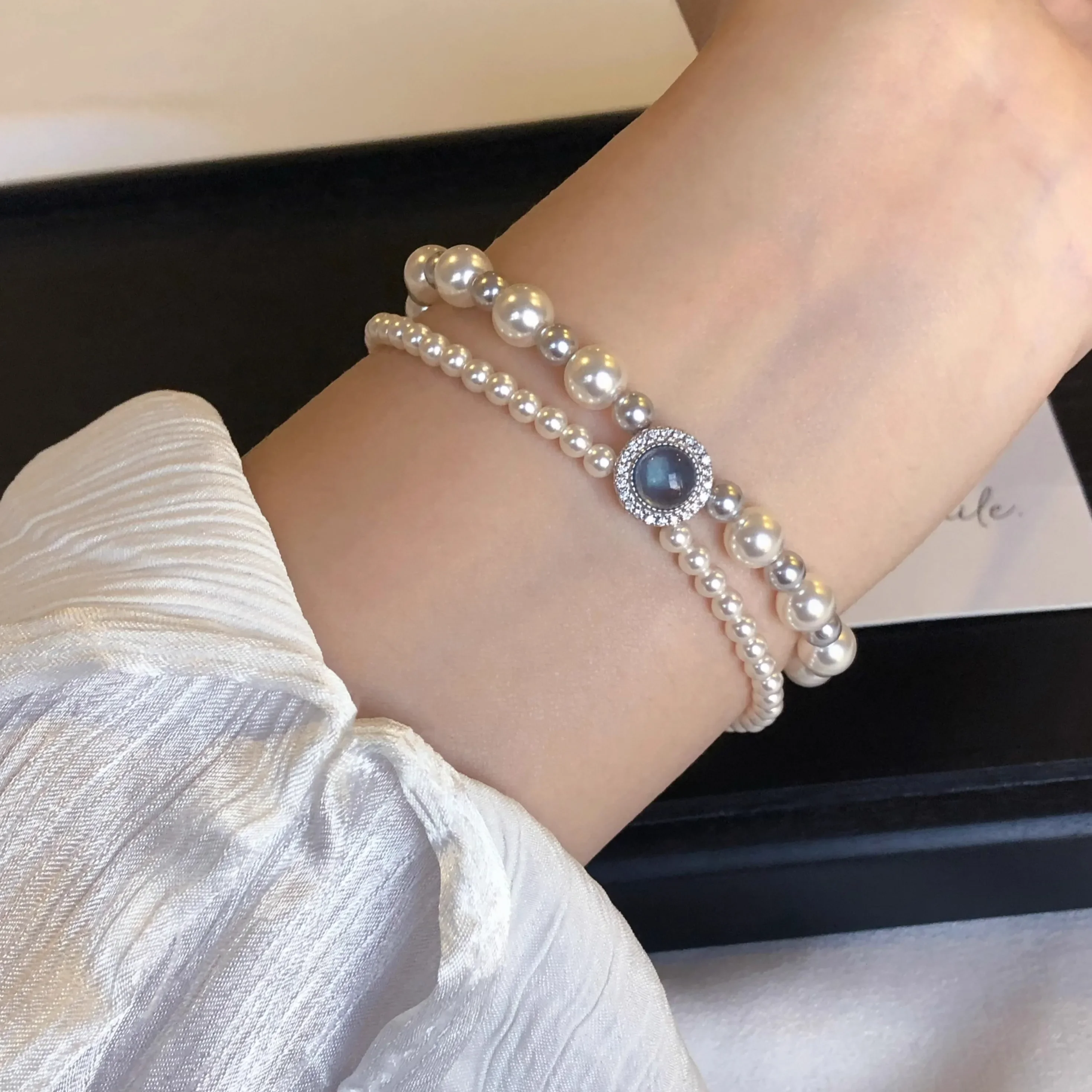 

Double-layer natural aquamarine pearl light luxury bracelet temperament jewelry