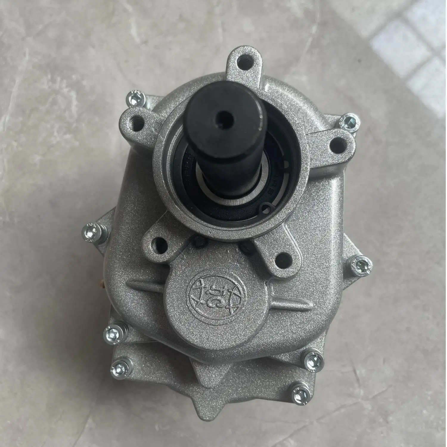 Durable Aluminum Alloy Single Person Ground Earth Drill Vertical Reduction Gearbox Transmission Gear Case Assembly 52cc 63cc