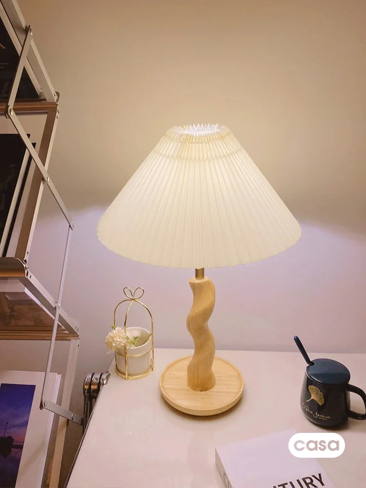 

Wooden Pleated Table Lamp Retro Bedroom Study Minimalist Creative Atmosphere Table Lamp