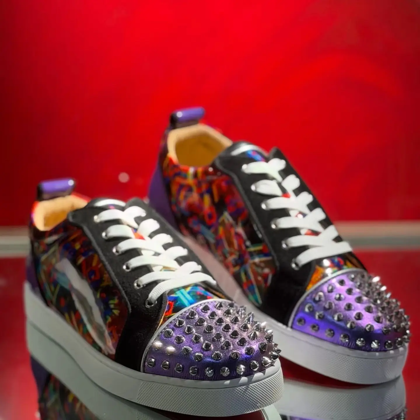 Men's Rivets Toe Low Top Color Graffiti Leather Lace Up Red Bottom Sneakers Boat Shoes Casual Flat Streetwear Walking Footwear