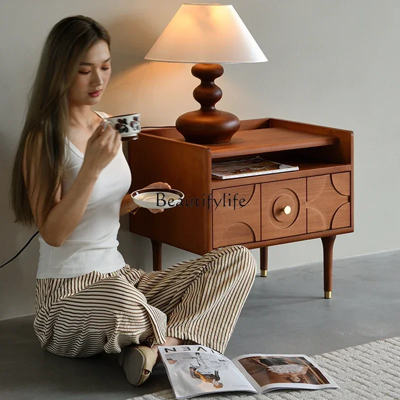 LD33 طاولة بجانب السرير من الخشب الصلب من العصور الوسطى، خزانة تخزين بجانب السرير منحوتة من خشب البقس