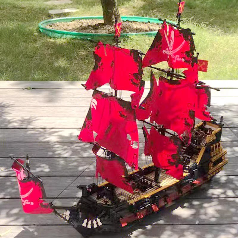 MOULD KING 13109 Q.A Revenge Pirates Ship Building Blocks MOC Bricks Puzzle Red Ship Model Kits Educational Toys Gifts for Kids