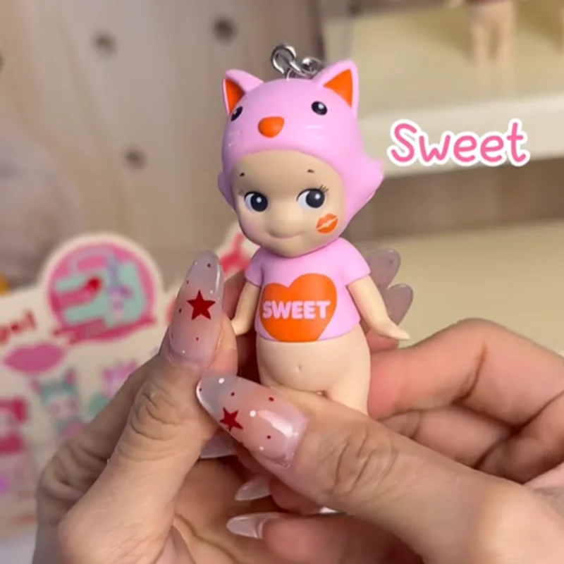 Caja misteriosa de la serie Sonny Angel Kiss Kiss, caja ciega de moda, decoración de personajes Kawaii, Mini figura, abalorio, regalo de cumpleaños, novedad de 2025
