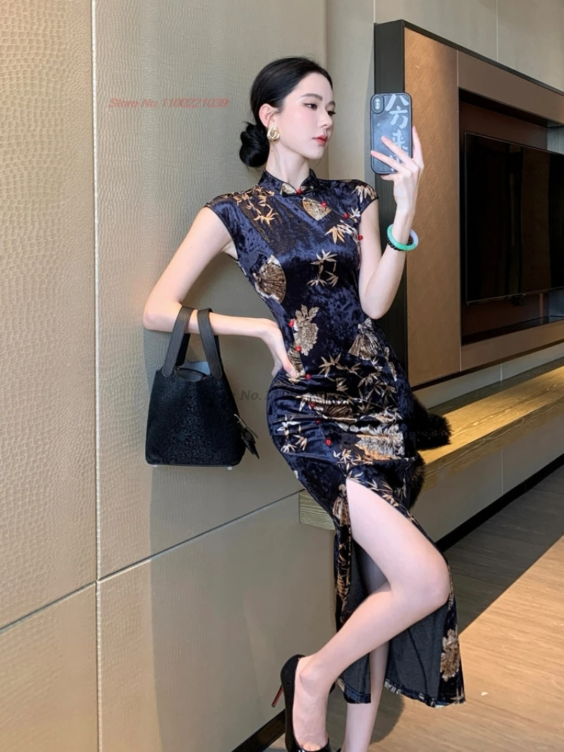 

2026 oriental vintage nightclub dress improved velvet qipao traditional flower print sleeveless cheongsam banquet evening dress