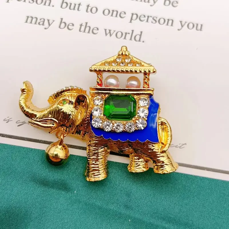 Retro personality fashion middle court style enamel glaze pearl rhinestone Ji elephant elephant brooch