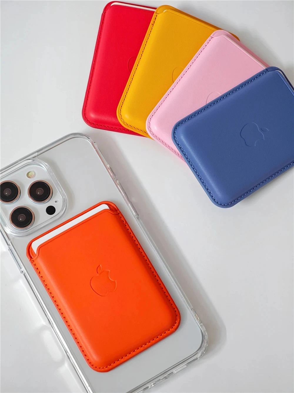 Рисунок 6 - Роскошный кожаный чехол-кошелек Magsafe для iPhone 14