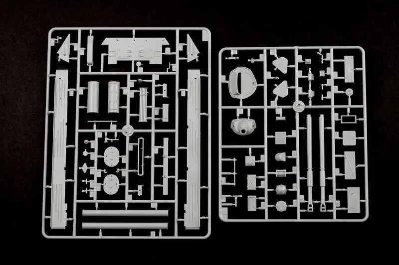 Trumpeter 01588 1/35 Scale Russian ASU-85 Airborne SPG Mod.1956 Model Kit