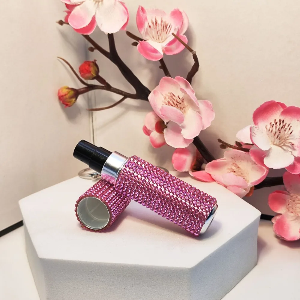 Creative Perfume Sub Bottle Keychain Small Exquisite Fashion Perfume Spray Bottle Keyring Women's Portable Bag Pendant DIY Gift